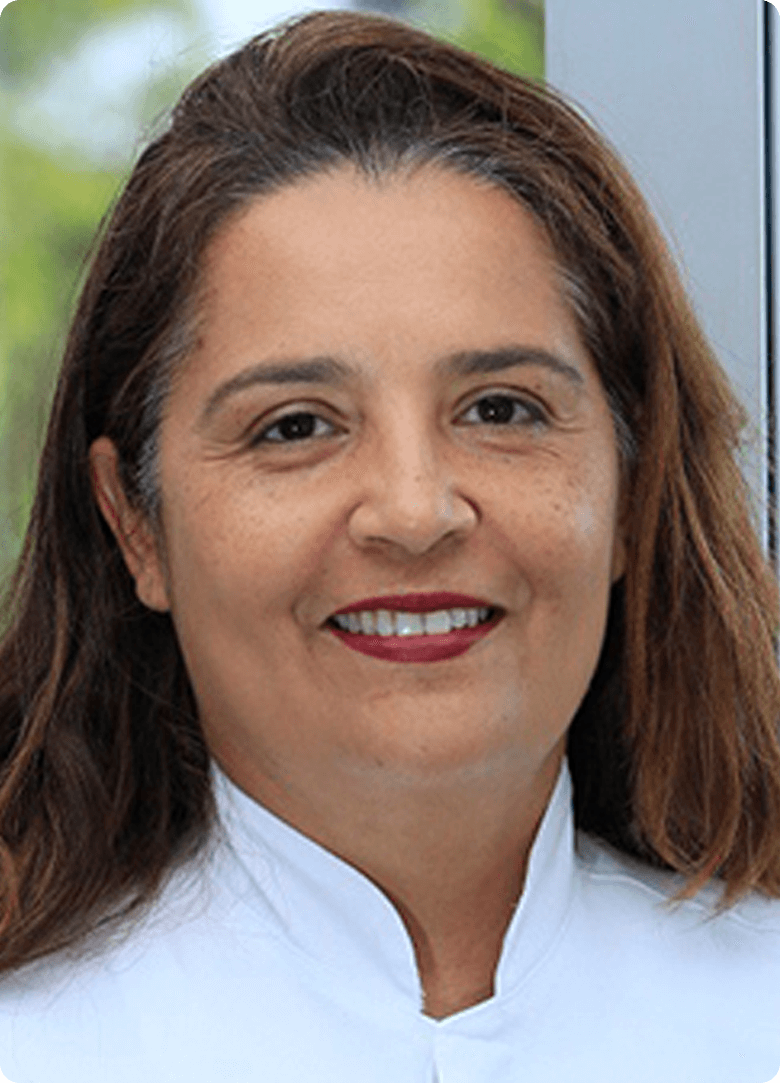 Dra Sheila Mendes Batisa dentista da Implantomed Brasilia